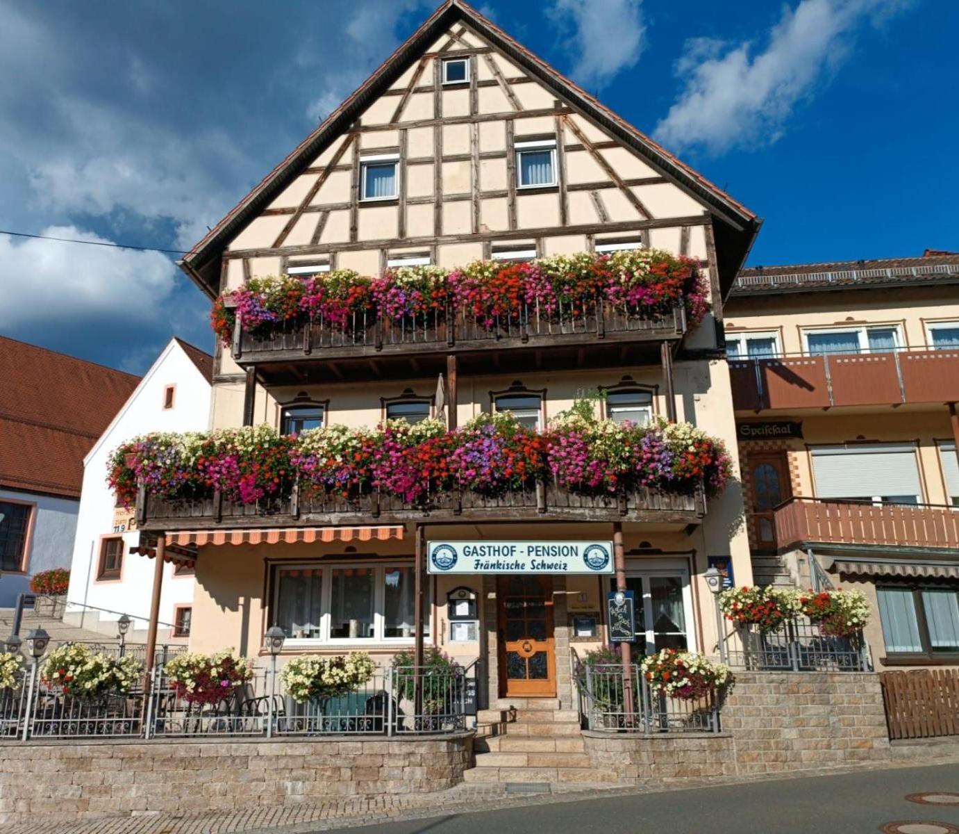 Gasthof-Pension Fraenkische Schweiz اوبرتروباخ المظهر الخارجي الصورة